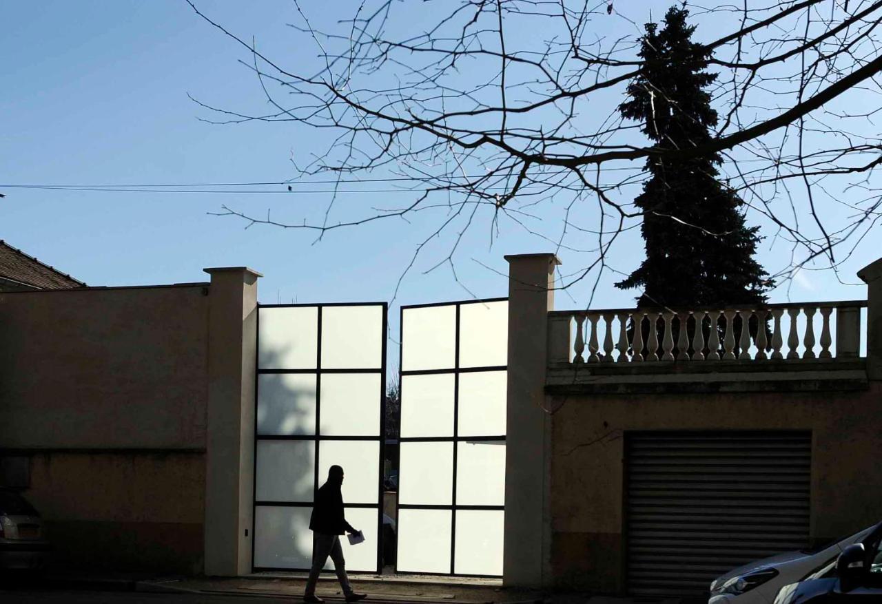 Chambres D'Hotes Vue Sur La Muraille De Sens Luaran gambar